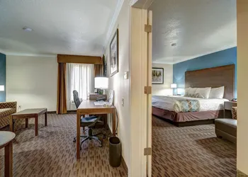 Best Western Airport Albuquerque InnSuites Hotel & Suites hotel thumbnail 5