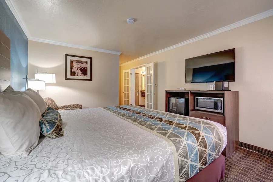 Best Western Airport Albuquerque InnSuites Hotel & Suites hotel detail image 6