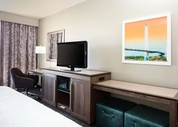 Hampton Inn Council Bluffs hotel thumbnail 6