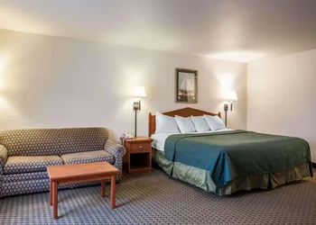 Quality Inn & Suites Federal Way - Seattle hotel thumbnail 8