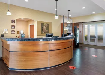 Comfort Suites Eugene University hotel thumbnail 2