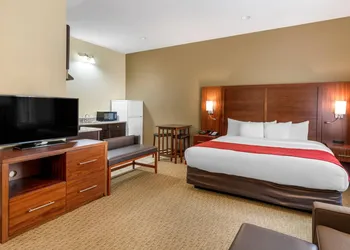 Comfort Suites Eugene University hotel thumbnail 4