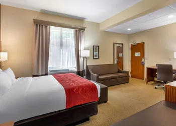 Comfort Suites Eugene University hotel thumbnail 6