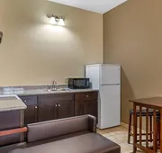 Comfort Suites Eugene University hotel detail image 7