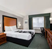 La Quinta Inn by Wyndham Everett hotel detail image 3