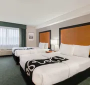 La Quinta Inn by Wyndham Everett hotel detail image 4