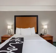 La Quinta Inn by Wyndham Everett hotel detail image 7