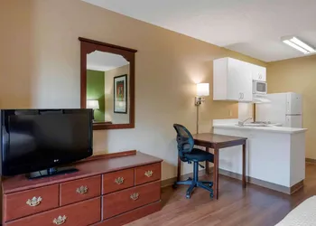 Extended Stay America Suites Atlanta Perimeter Crestline hotel thumbnail 7
