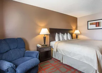 Quality Inn & Suites West Bend hotel thumbnail 5
