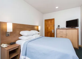 Days Inn by Wyndham Kill Devil Hills Oceanfront - Wilbur hotel thumbnail 5