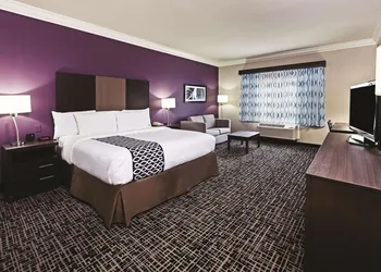 La Quinta Inn & Suites by Wyndham Corpus Christi-N Padre Isl hotel thumbnail 7