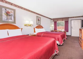 Regency Inn & Suites-Hamilton Place hotel thumbnail 3