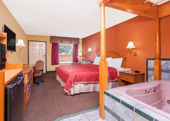 Regency Inn & Suites-Hamilton Place hotel thumbnail 5