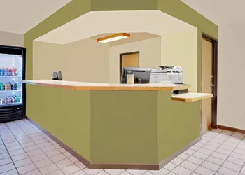 Super 8 by Wyndham Denver Central hotel thumbnail 2