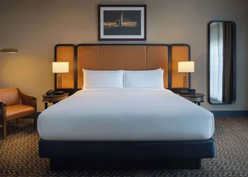 DoubleTree Suites by Hilton Hotel Lexington hotel thumbnail 6