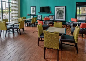 Hampton Inn & Suites Clarksville hotel thumbnail 2