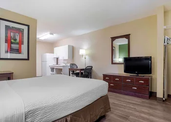 Extended Stay America Suites Pensacola University Mall hotel thumbnail 7