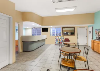 Travelodge by Wyndham San Diego SeaWorld hotel thumbnail 2