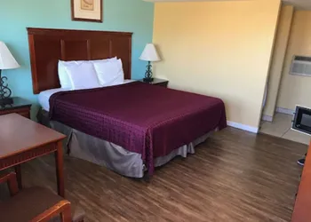 Travelodge by Wyndham San Diego SeaWorld hotel thumbnail 8