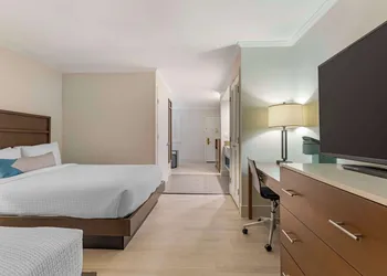 Best Western Plus All Suites Inn hotel thumbnail 7
