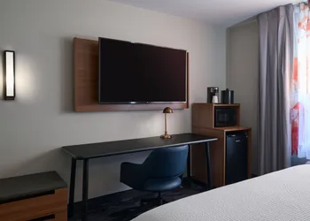 Fairfield Inn & Suites by Marriott Winchester hotel thumbnail 6