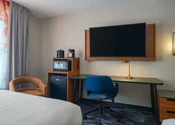 Fairfield Inn & Suites by Marriott Winchester hotel thumbnail 8