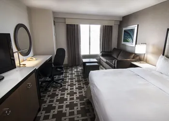 Hilton Niagara Falls/Fallsview Hotel & Suites hotel thumbnail 6