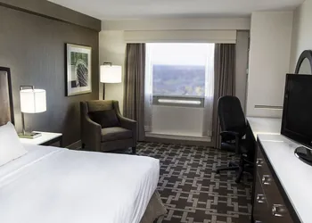 Hilton Niagara Falls/Fallsview Hotel & Suites hotel thumbnail 7