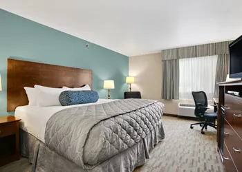 Baymont by Wyndham Minot hotel thumbnail 4