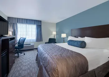 Baymont by Wyndham Minot hotel thumbnail 8