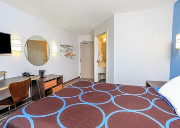 Super 8 by Wyndham Sault Ste. Marie MI hotel thumbnail 3