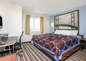 Super 8 by Wyndham Sault Ste. Marie MI hotel thumbnail 4