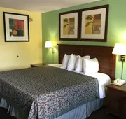 Days Inn by Wyndham Lamont/Monticello hotel detail image 4