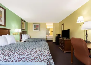 Days Inn by Wyndham Lamont/Monticello hotel thumbnail 8
