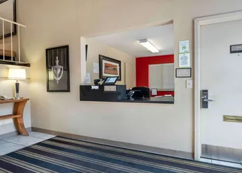 MainStay Suites Indianapolis Northwest - College Park hotel thumbnail 3