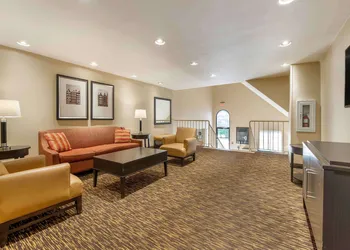 MainStay Suites Indianapolis Northwest - College Park hotel thumbnail 4