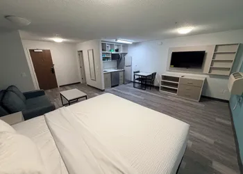 MainStay Suites Indianapolis Northwest - College Park hotel thumbnail 6