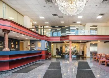 Quality Inn & Suites Albany Airport hotel thumbnail 2