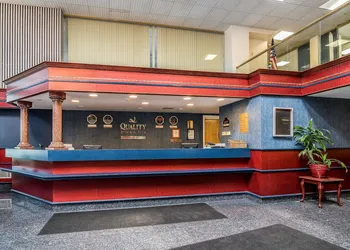 Quality Inn & Suites Albany Airport hotel thumbnail 4