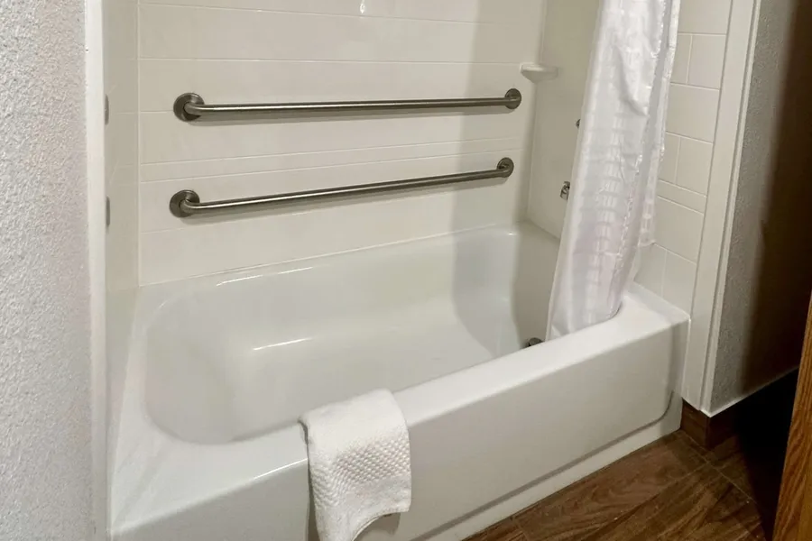Quality Inn & Suites Albany Airport hotel detail image 6