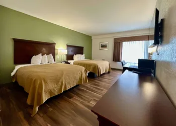 Quality Inn & Suites Albany Airport hotel thumbnail 8