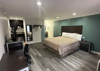 Garden Inn & Suites hotel thumbnail 6
