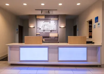 Holiday Inn Express Hotel & Suites Tampa-Anderson Rd/Veteran by IHG hotel thumbnail 3