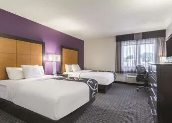 La Quinta Inn by Wyndham San Marcos hotel thumbnail 8