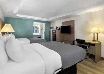 Quality Inn Downtown Helen hotel thumbnail 6