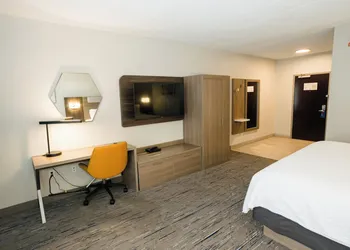 Holiday Inn Express Hotel & Suites Kodak East - Sevierville by IHG hotel thumbnail 8