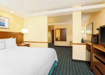 Fairfield Inn and Suites by Marriott Tampa Brandon hotel thumbnail 5