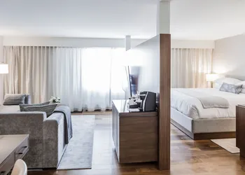 The James Hotel hotel thumbnail 7