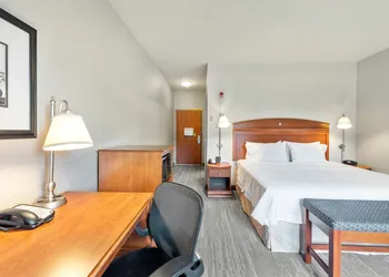 Hampton Inn & Suites Mystic hotel thumbnail 7
