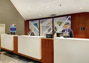 DoubleTree by Hilton Hotel Toronto Downtown hotel thumbnail 5